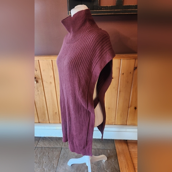 Banana Republic Mock Neck Knit Poncho Dark Cherry Size Small - Picture 2 of 8